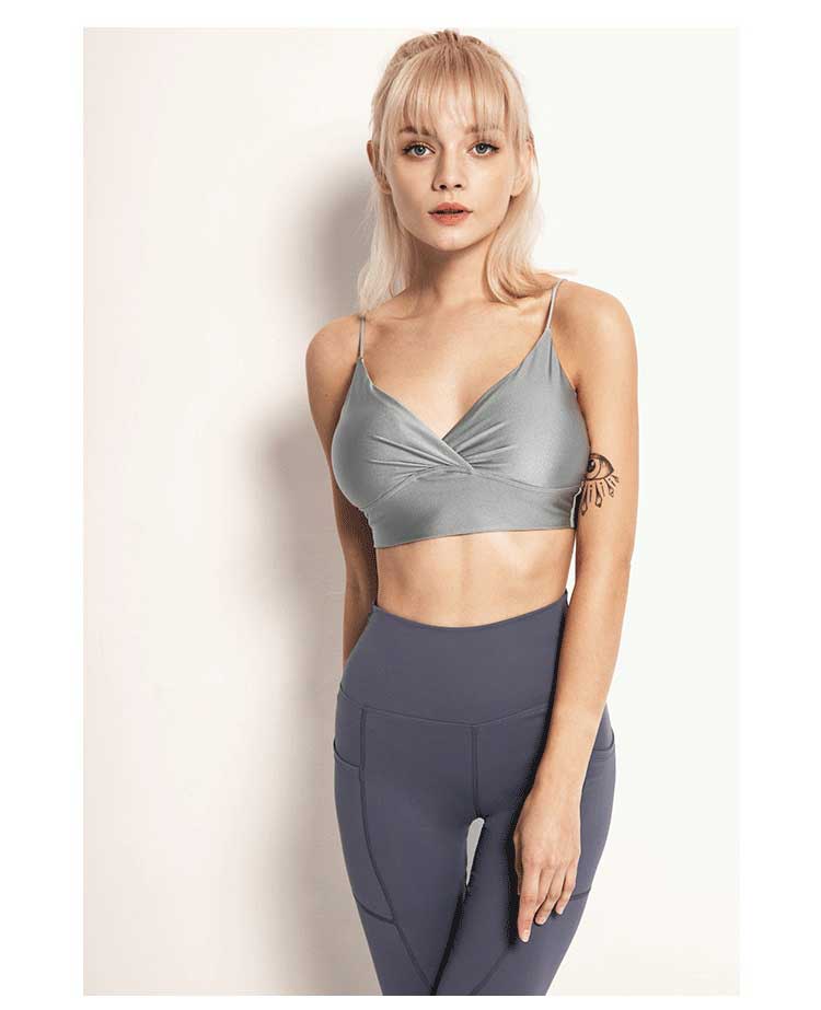 Shiny sports bra used Pearl luster fabric, elegant and luxury full smooth performance