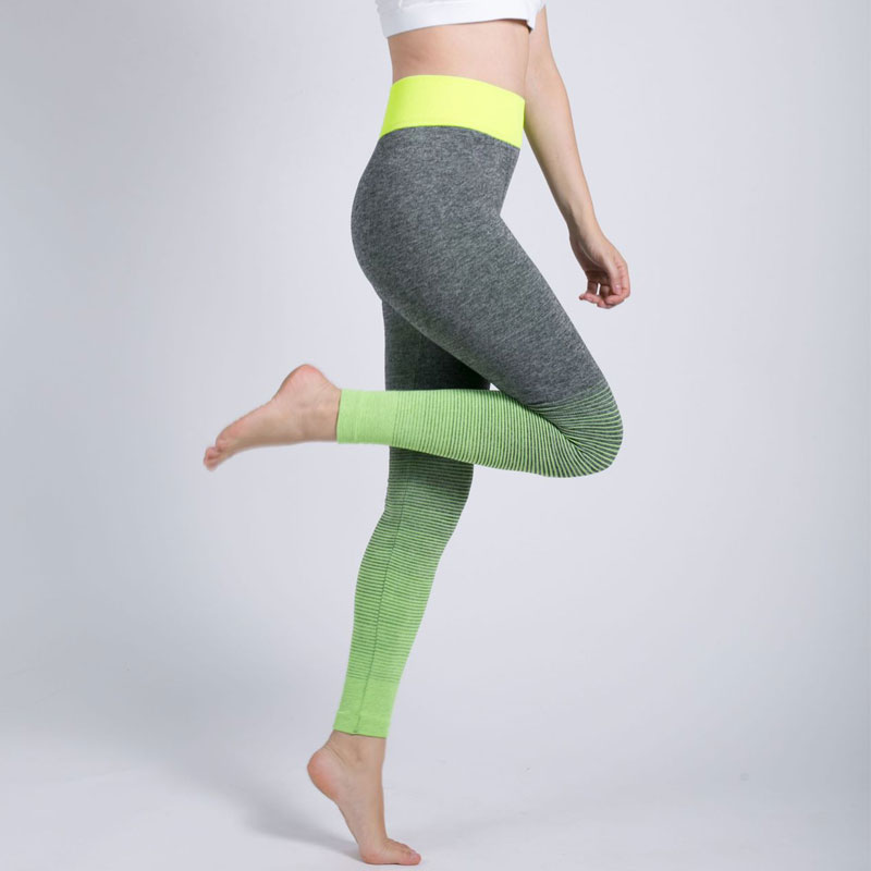 Seamless-leggings-gradually-color-design - Activewear manufacturer  Sportswear Manufacturer HL