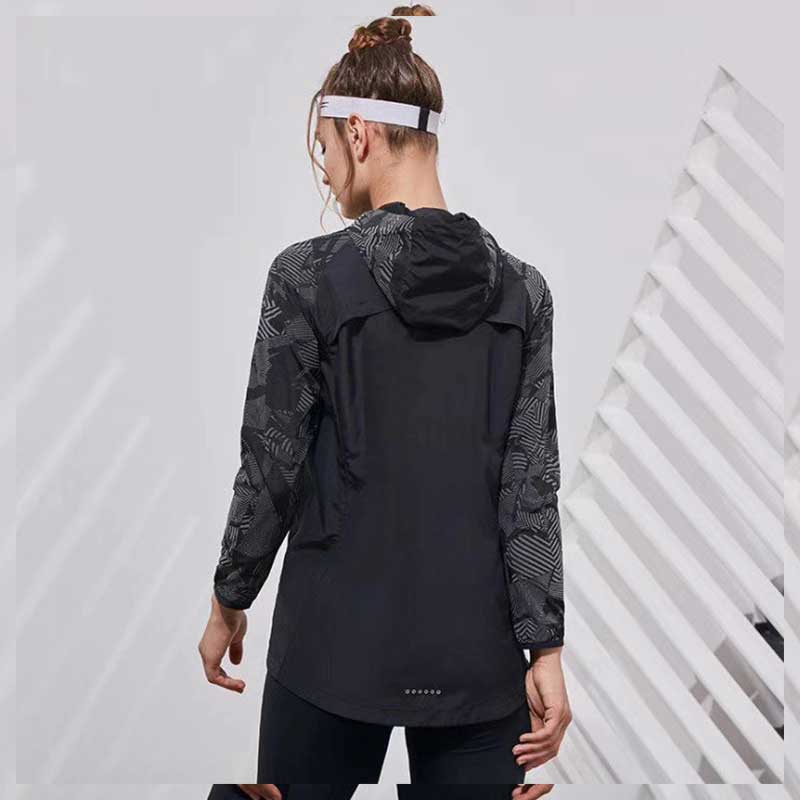 sport-hoodies-womens-reflective-print-sportswear-manufacturer-here-in-huallen