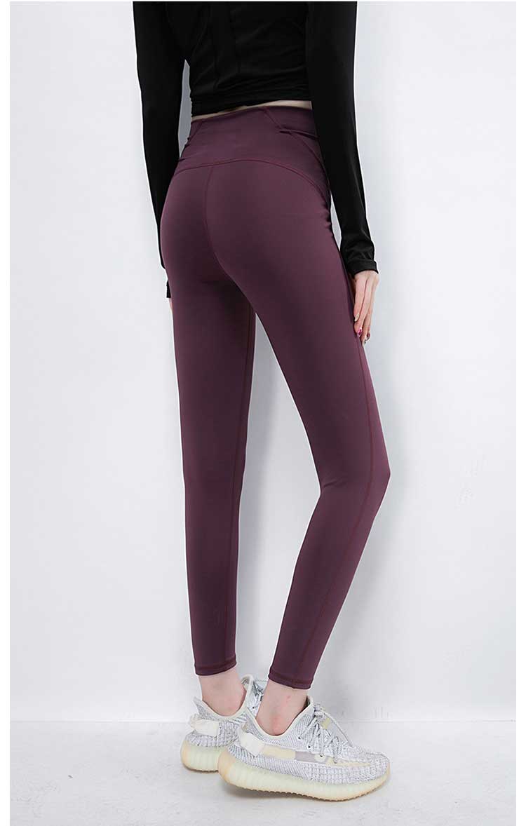 The sport recycled leggings use environmentally friendly fabric to enhance the traditional fiber stretch elasticity