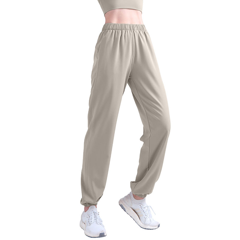 straight leg yoga pants with pockets